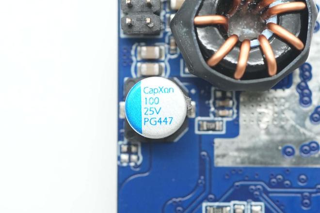 C方案绿联100W大功率快充移动电源拆解瓦力游戏内置智融科技SW6301 SO(图3)