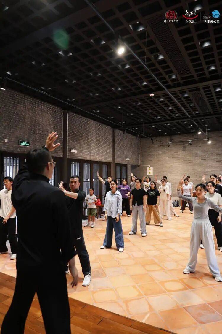 作、派对妆容、珠绣胸针超多趣味活动等你参与瓦力棋牌游戏【报名】广府·生活美学：精油手(图2)